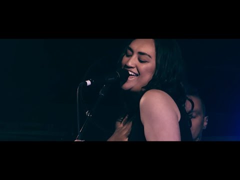 Watch Fly My Pretties collective perform “Closer”