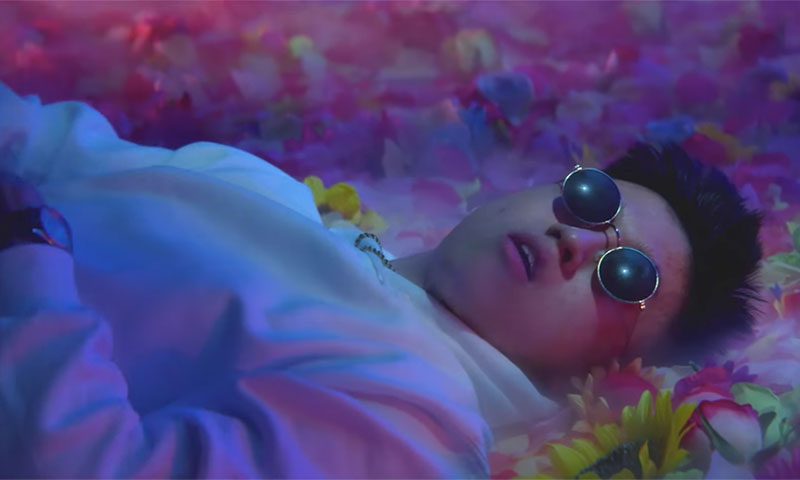 New Video: Rich Brian – “Glow Like Dat”