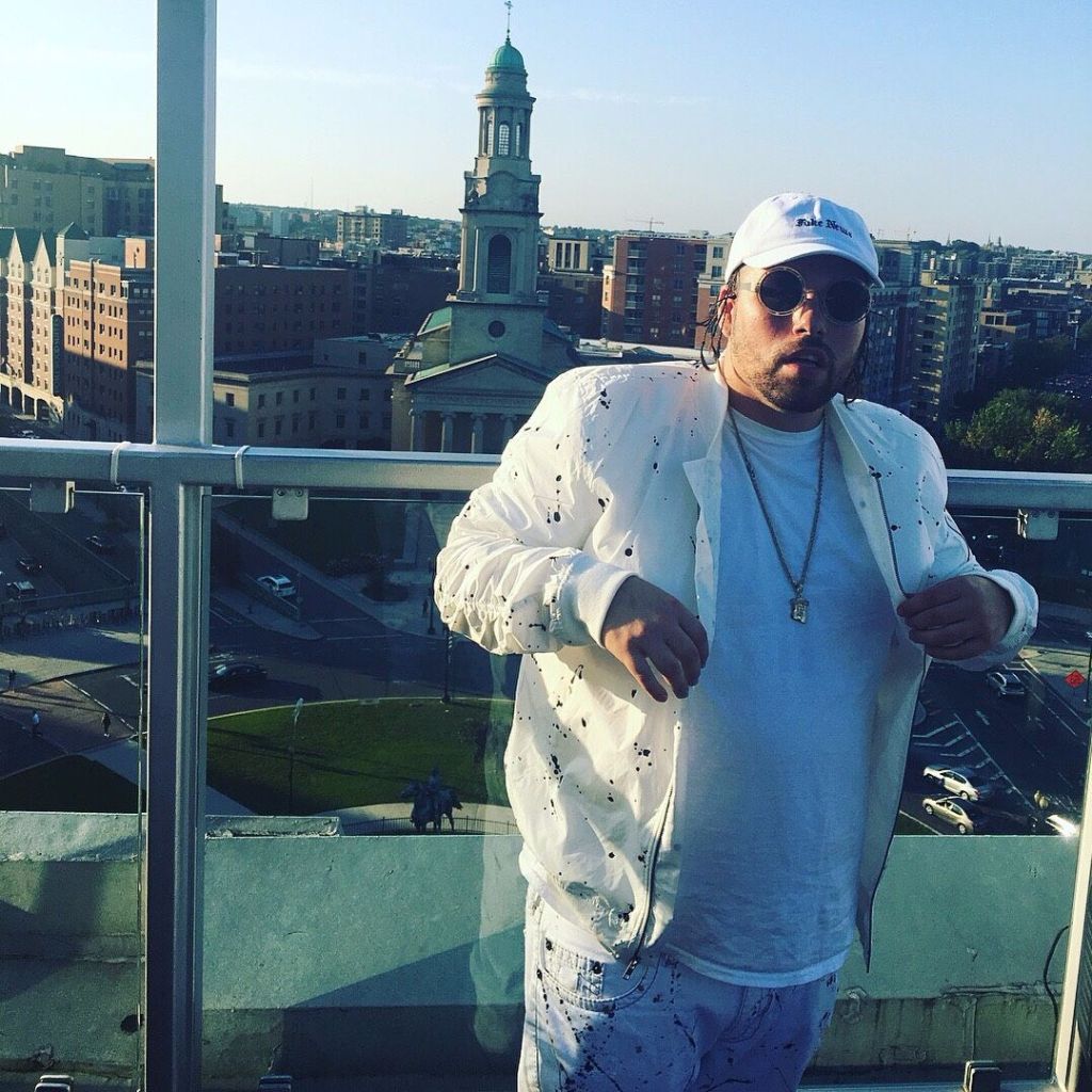 ExZackLee assures you that he’ll be here “4eva”