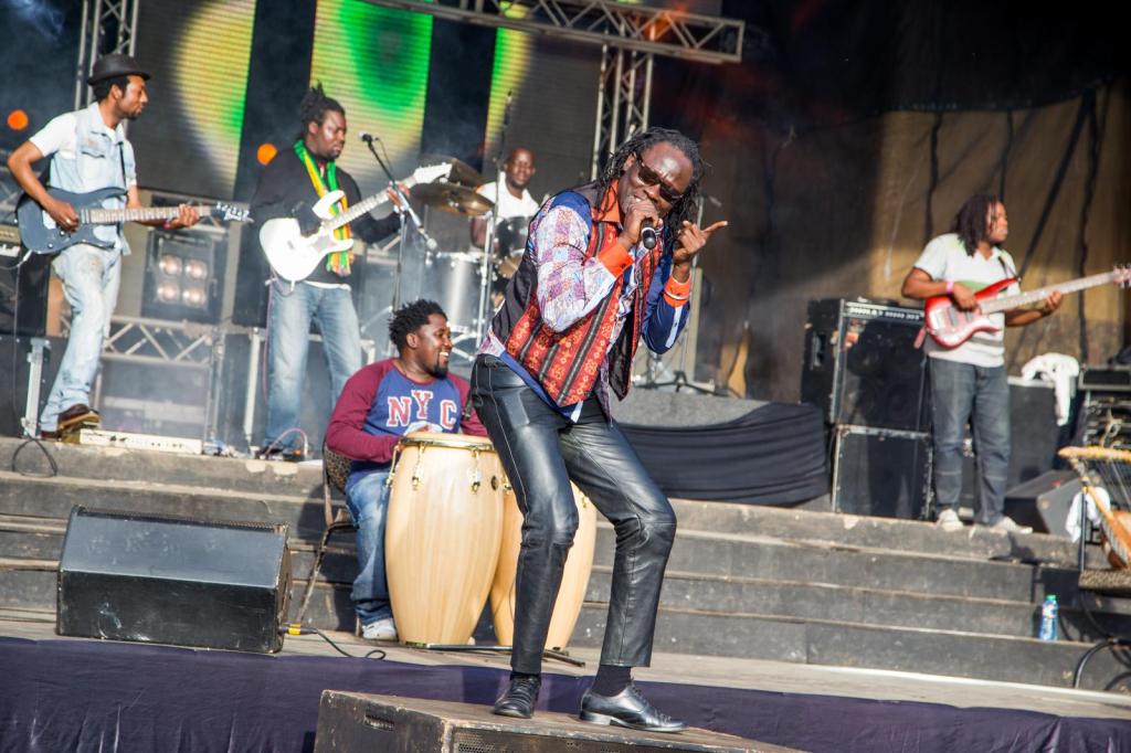 Makadem performs at Ankole Grill, marks his 2018 European tour&nbsp;return