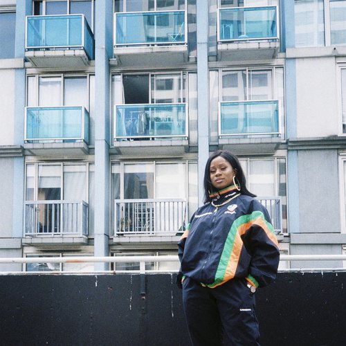 Sophiegrophy reveals “Caution” video