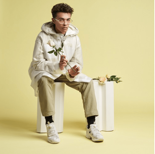 Isaac Dunbar has a new single out. Stream “Pharmacy”