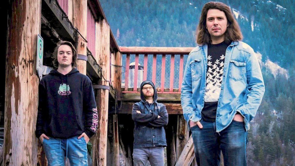 The Carbons return to our stereos with “Black&nbsp;Mirror”