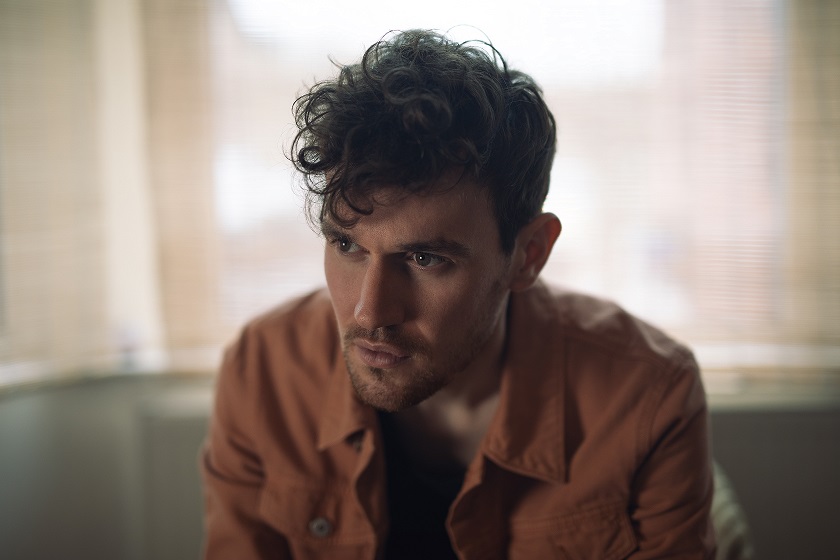 Tommy Ashby reveals “Apollo (New Love” visuals [Aipate Premiere]