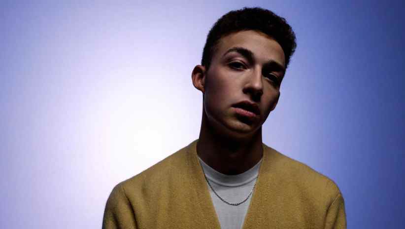 Elias Boussnina returns with “Closer”