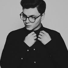 Watch live performance video for Kevin Garrett’s “Smoke”