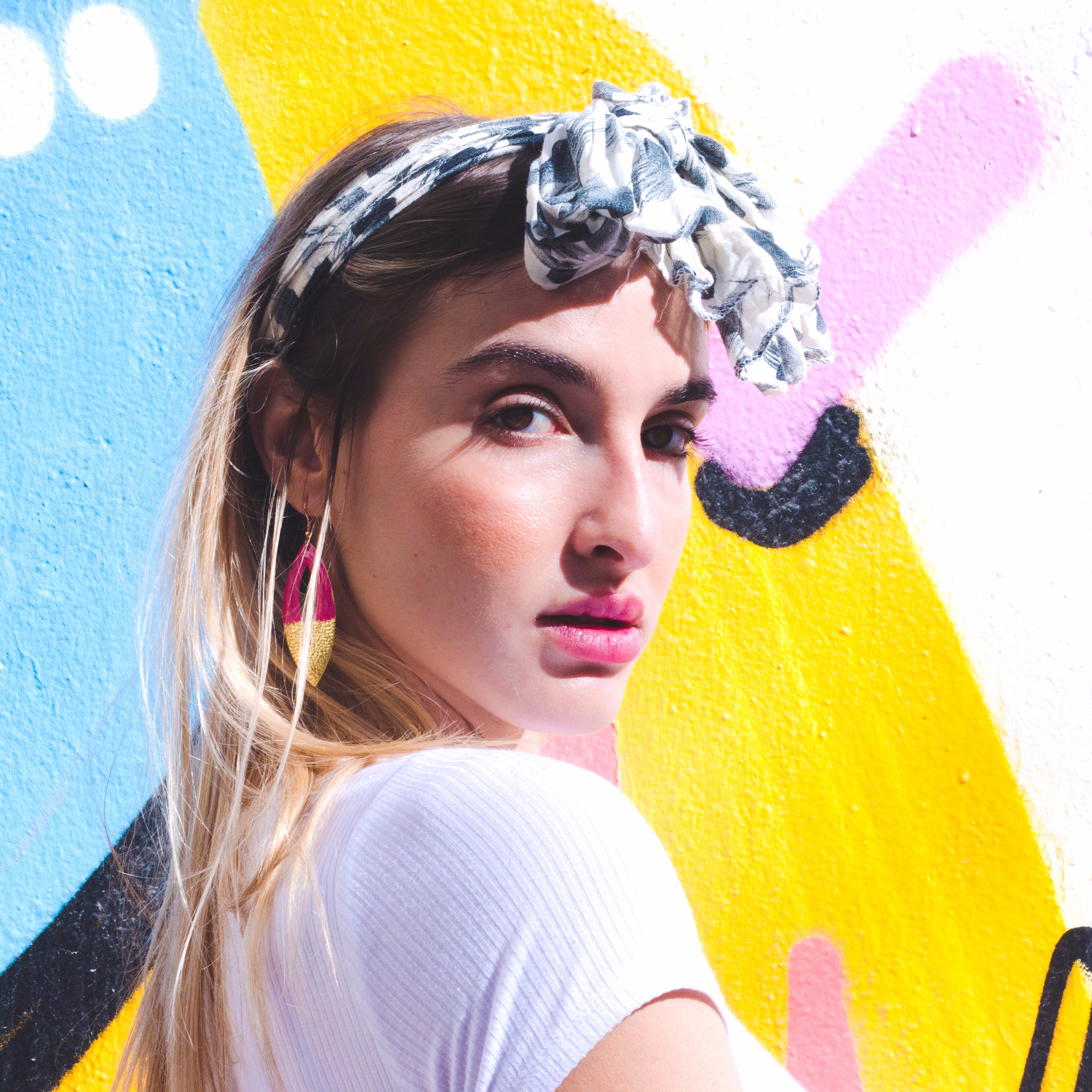 Oena shares “Sabanas Sucias”, which is her second single