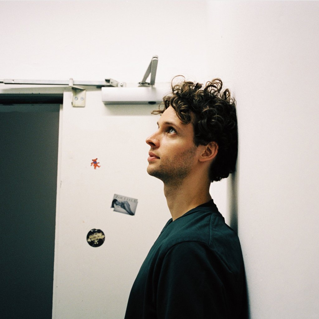 Ben Esser enlists emawk and Beau Diako for his comeback single “Stripes”