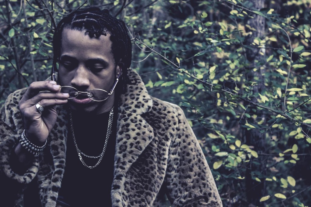 Bknott and Livelikedavis reveal new visuals: watch “Sensei”