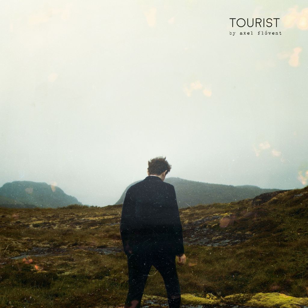 Axel Flóvent presents new single: watch “Tourist” video