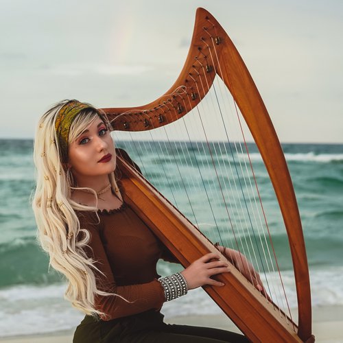 Watch IVEEN in the video for “Orion”