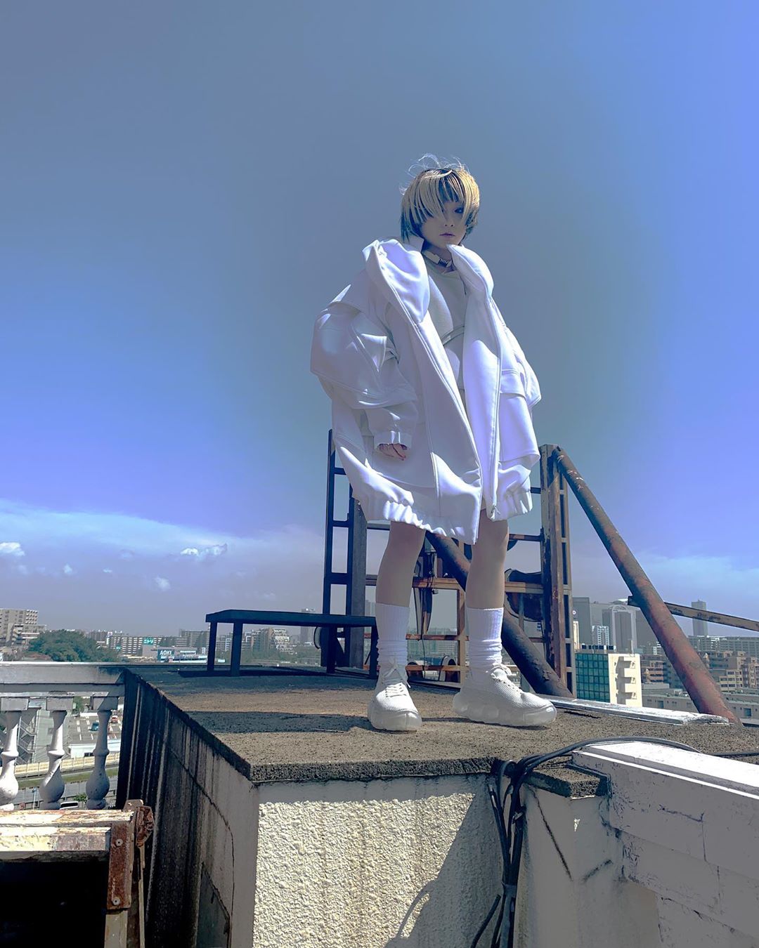 Watch Reol in the music video for “The Sixth Sense”