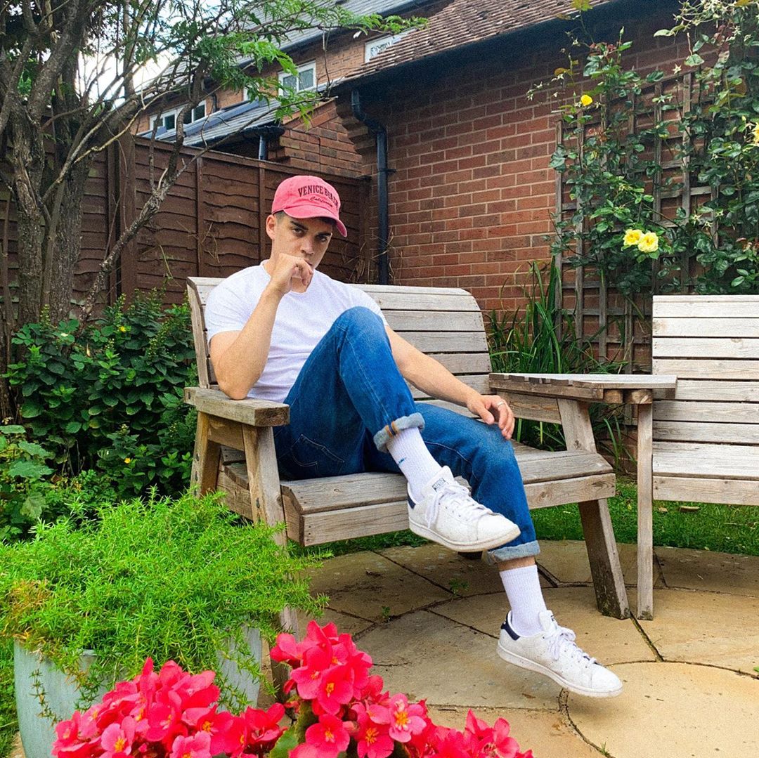 Rico Vina shares debut single “Moonlight” featuring Schy West