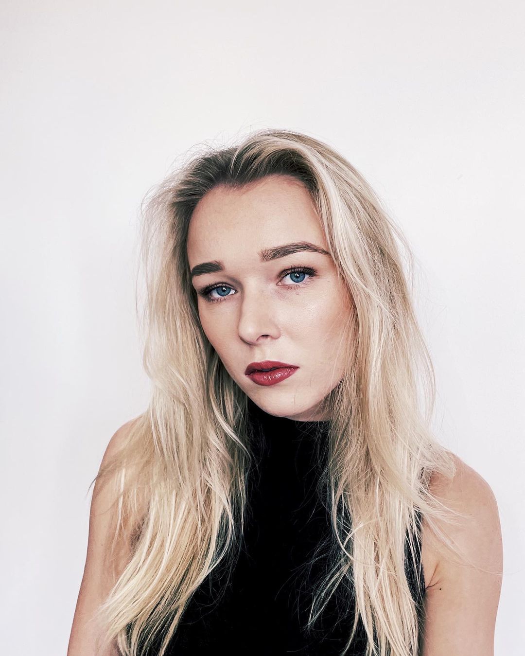 Georgia Rose debuts with the song “Love Someone”