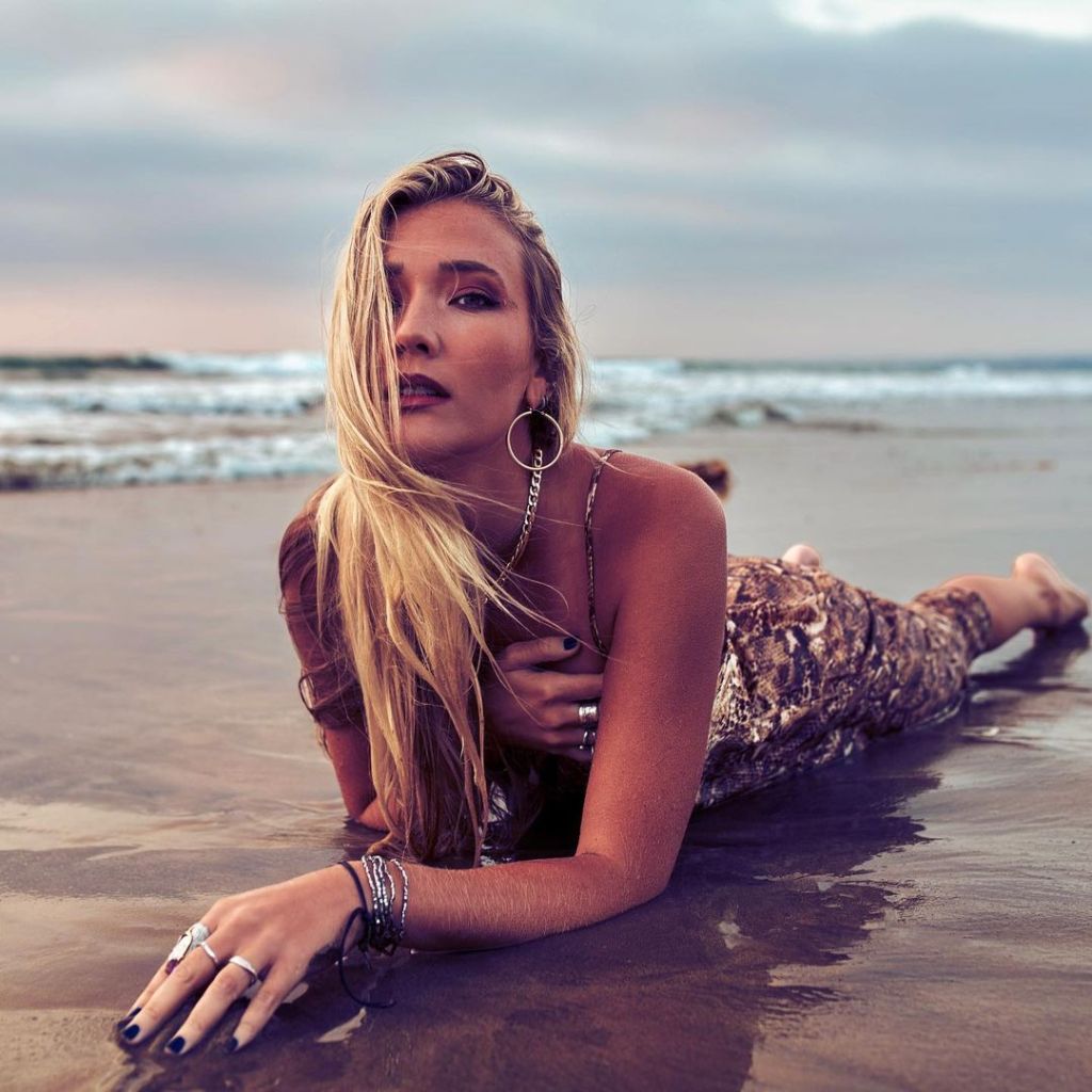 Chloé Caroline espouses self-belief in new song, “Ready”