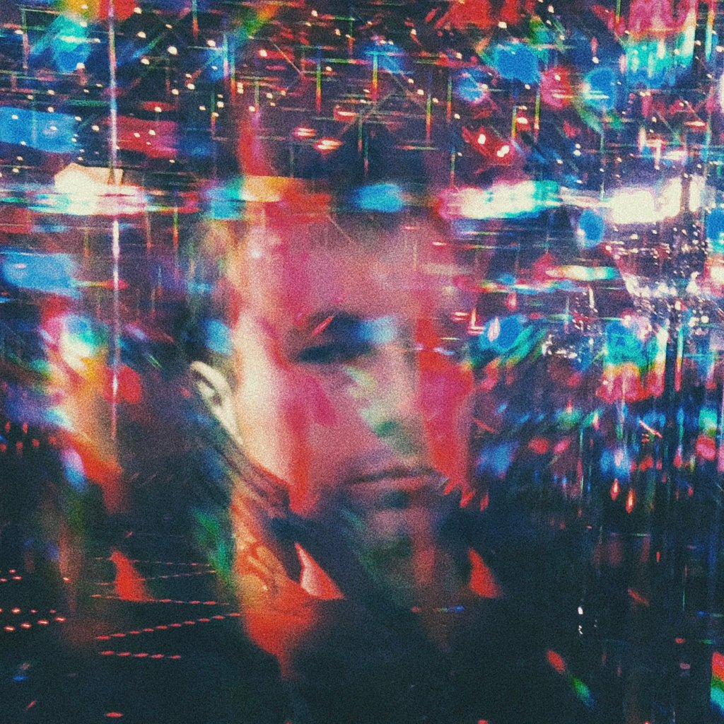 Watch Healy perform “Nikes On” and “Part Of Me” live for Vevo&nbsp;DSCVR