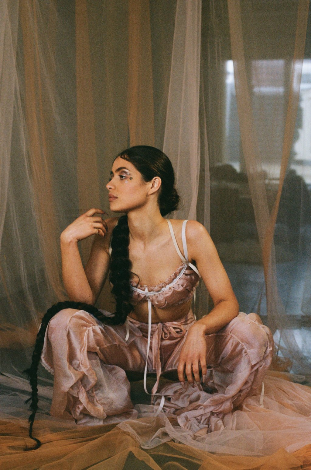 Noha Saré returns with the ethereal video for her newest single, “Lost”