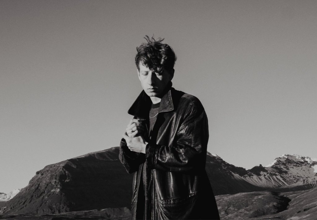 byelian’s third single “thud” is an affecting dark-pop song; watch&nbsp;video