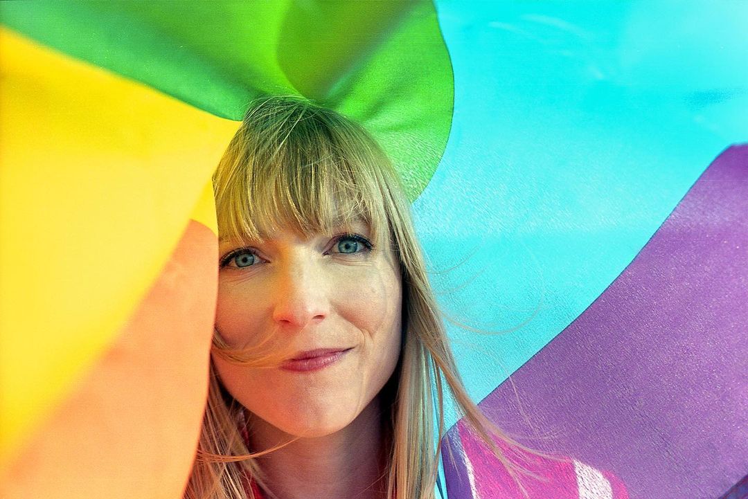 Breagh Isabel releases debut single & video, “Girlfriends”