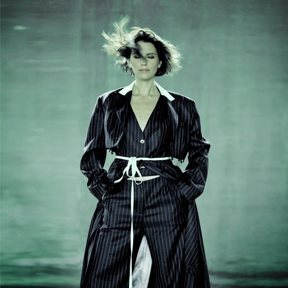 Stream City and Sky, a new collection of songs by Eva Tolkin