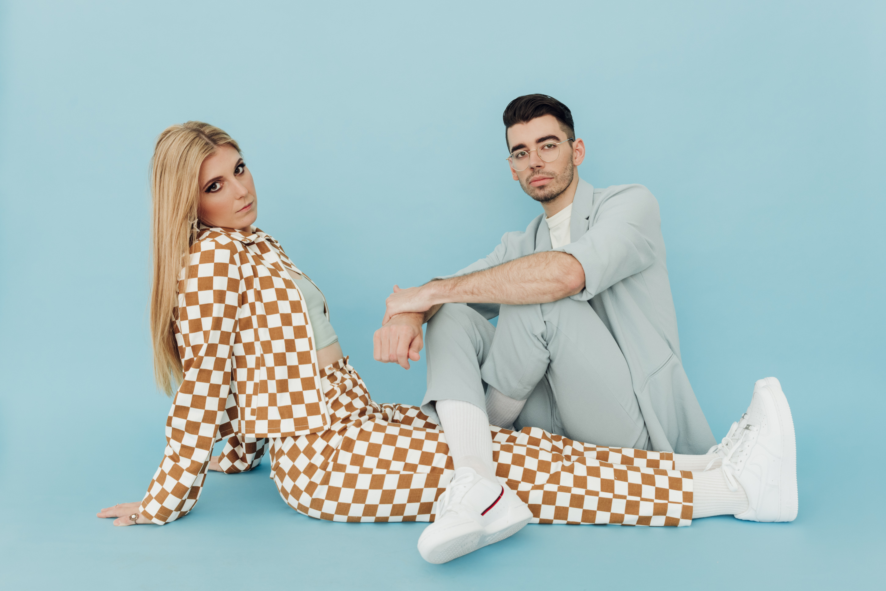 JUNO are unbothered as they reveal playful debut single, “Zero”