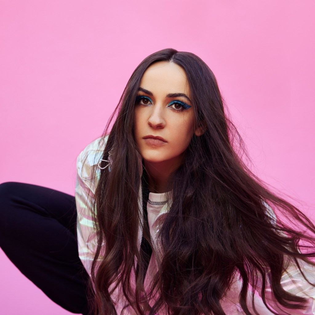 Sannia sings about “Sad Rich Girls”;&nbsp;listen