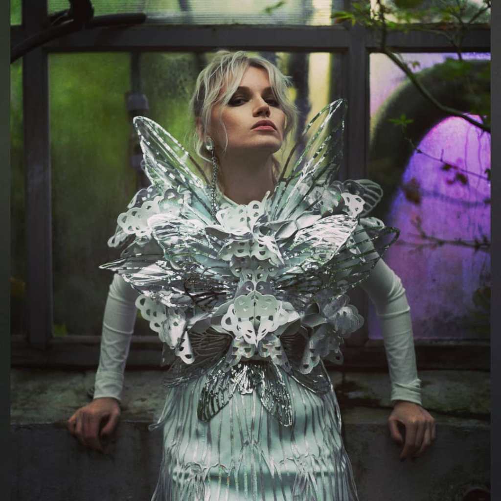 Close to Monday perform “Kripko Spi” live; watch the new music&nbsp;video