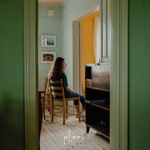 Amanda Tenfjord shares new song, “Plans”