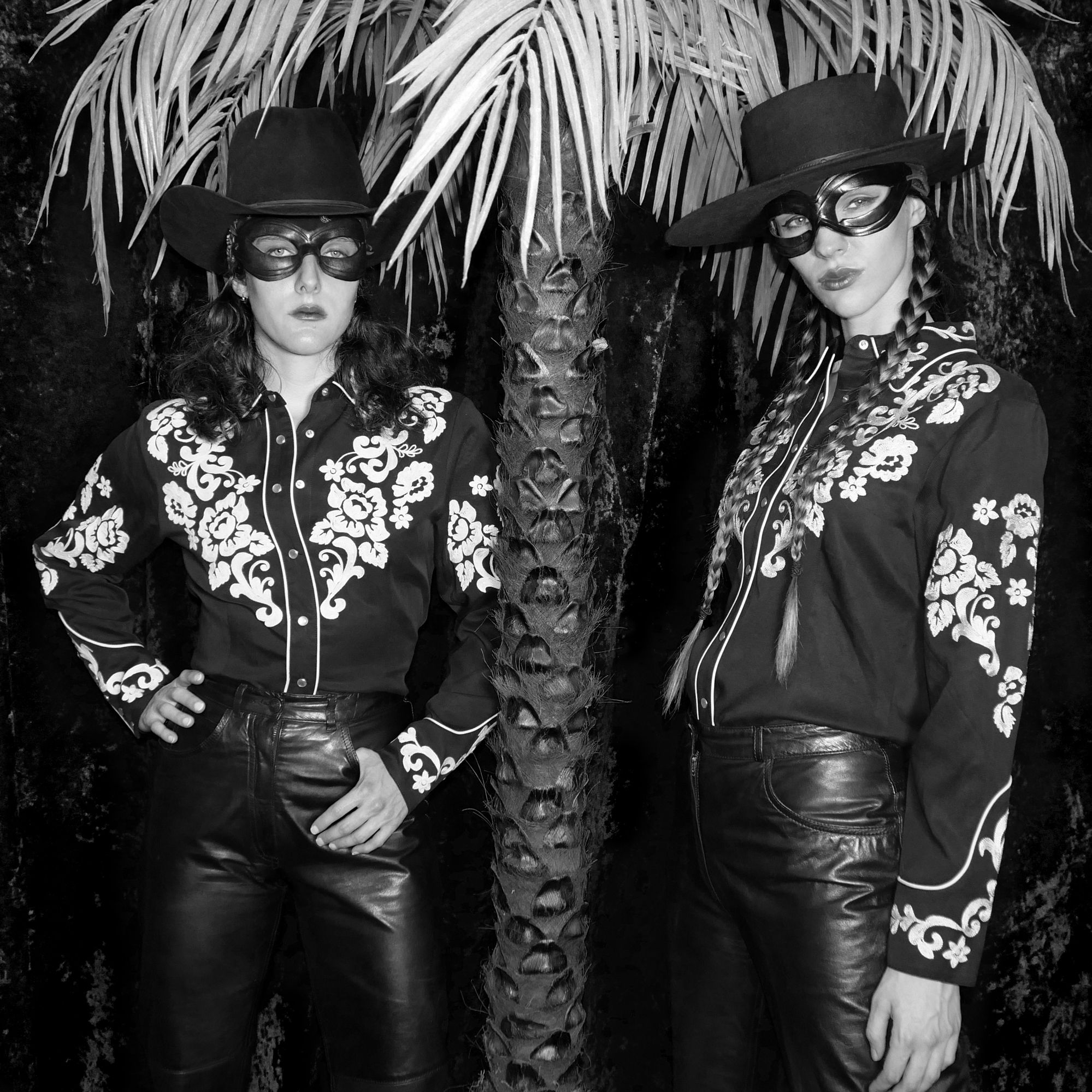 Bad Flamingo unveil new single, “Rolling Around in It”