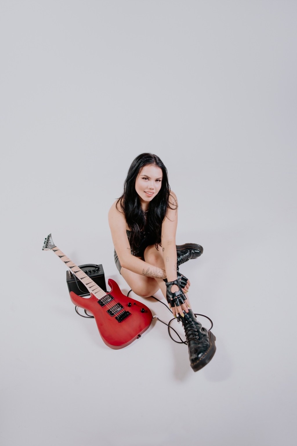 See Madisyn Gifford in her video for “21”