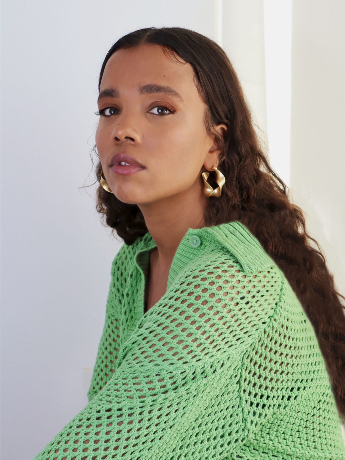 Noraa shares video for her yearnful song, “Sweet Summer Dreams”
