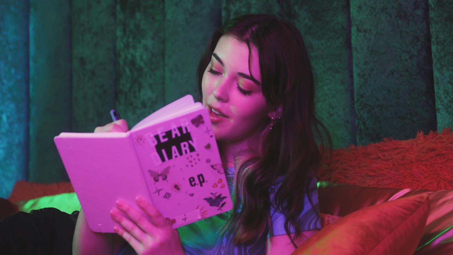 Elyse Jewel’s debut EP, Dear Diary, is presented as a visual album; watch