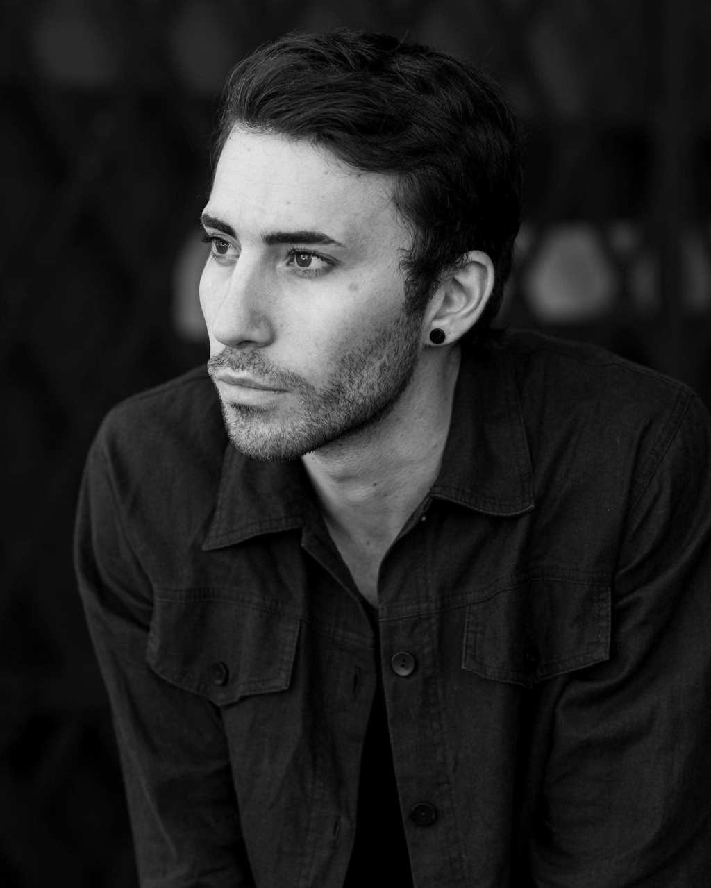 Listen to Nick de la Hoyde’s new song, “Bulletproof”