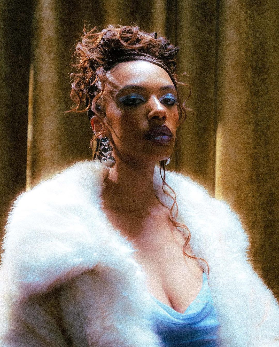 LAYLA is back with “Poster Girl” video
