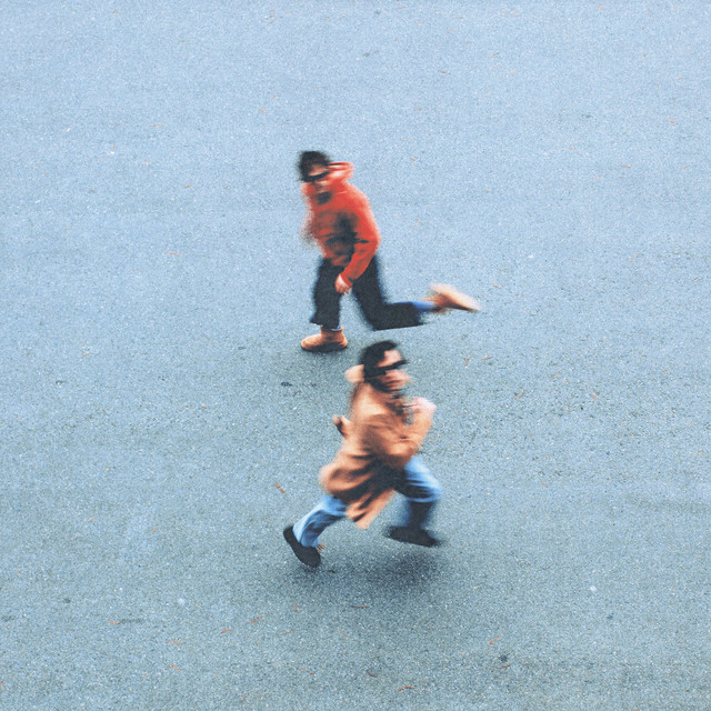 Alt-pop duo joan share “nervous” video