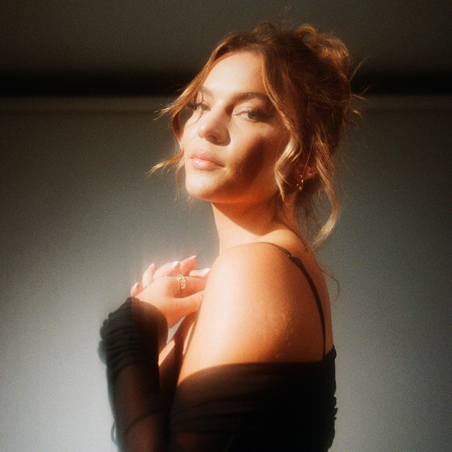 noelle unveils new single, “Mars”
