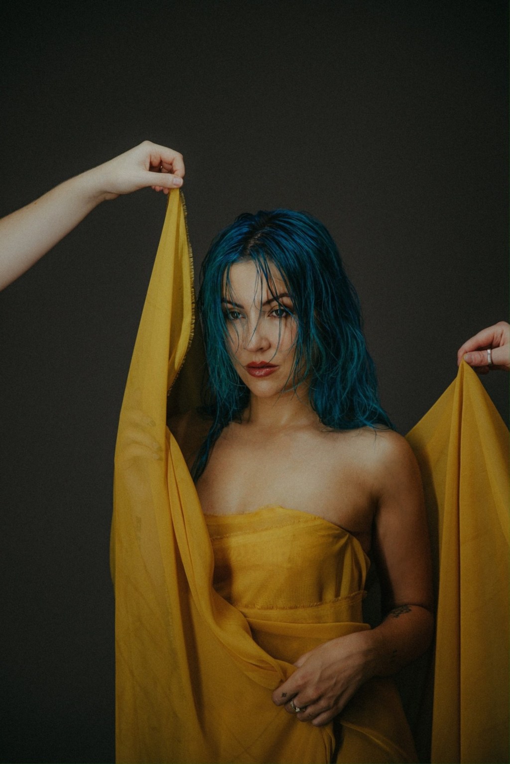 Watch Charlotte Sands perform “Alright”