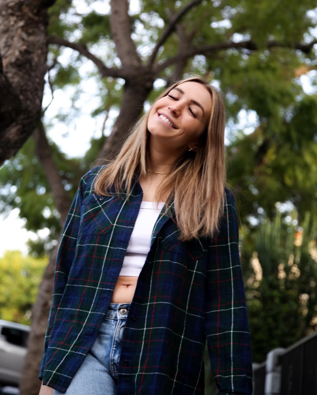 Lisa Heller releases “Hollow”; listen