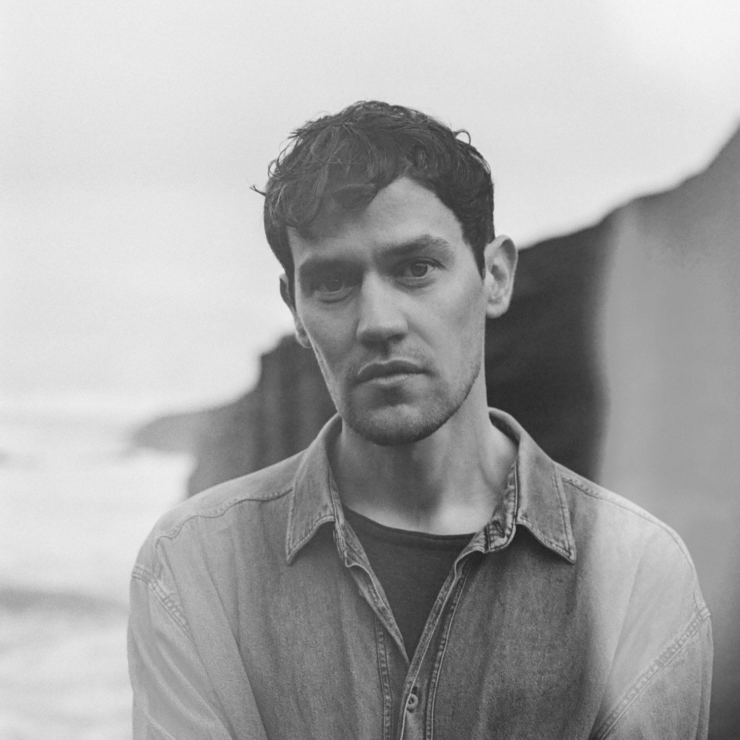 Tom Ashby unveils debut album, Lamplighter