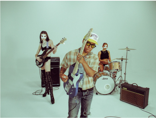Watch KennyHoopla’s video for new song “YOU NEEDED A HIT”