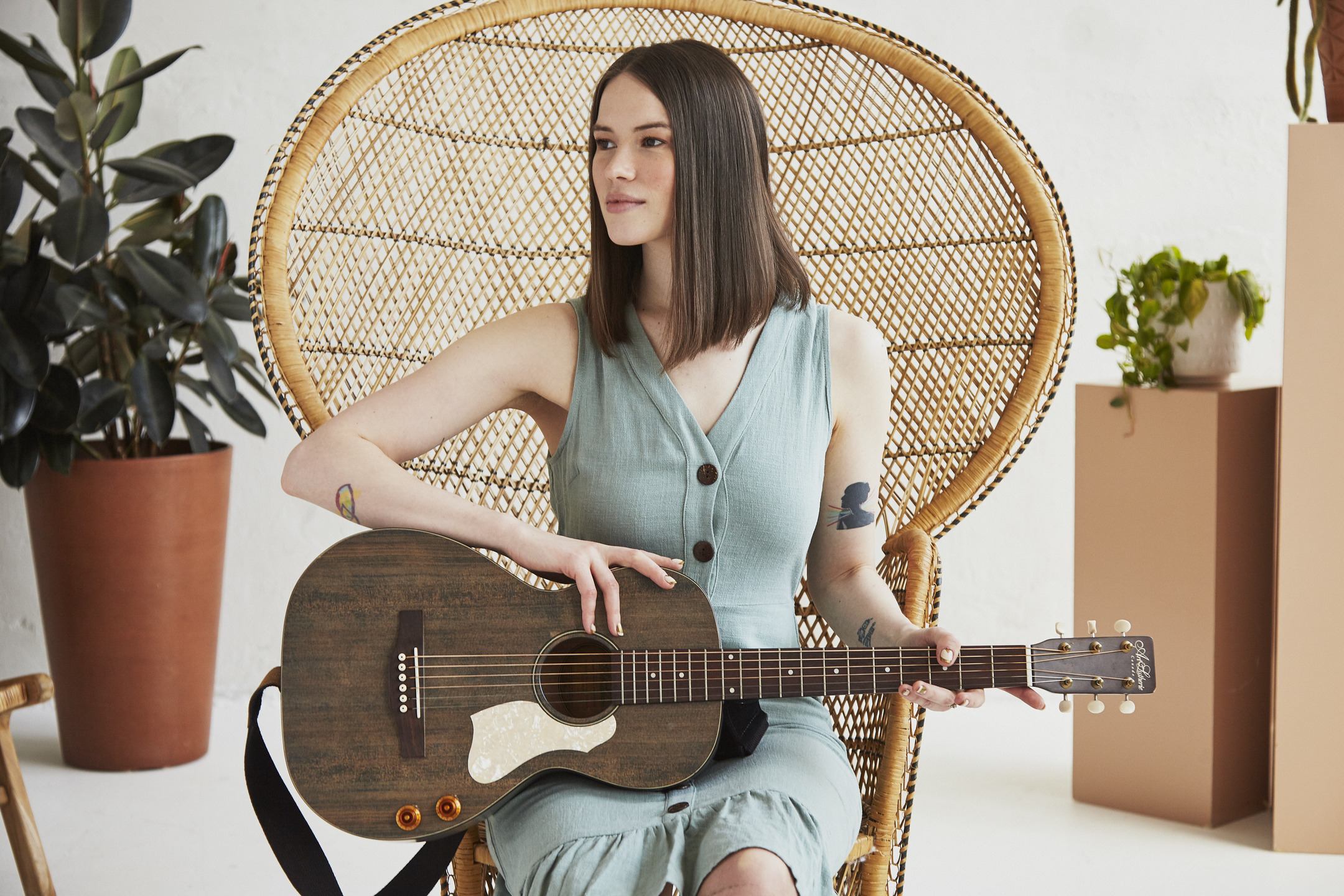 Listen to “Scandal Monger” by Loryn Taggart
