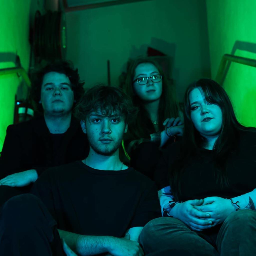 Acid Amora release debut single, “On&nbsp;Replay”