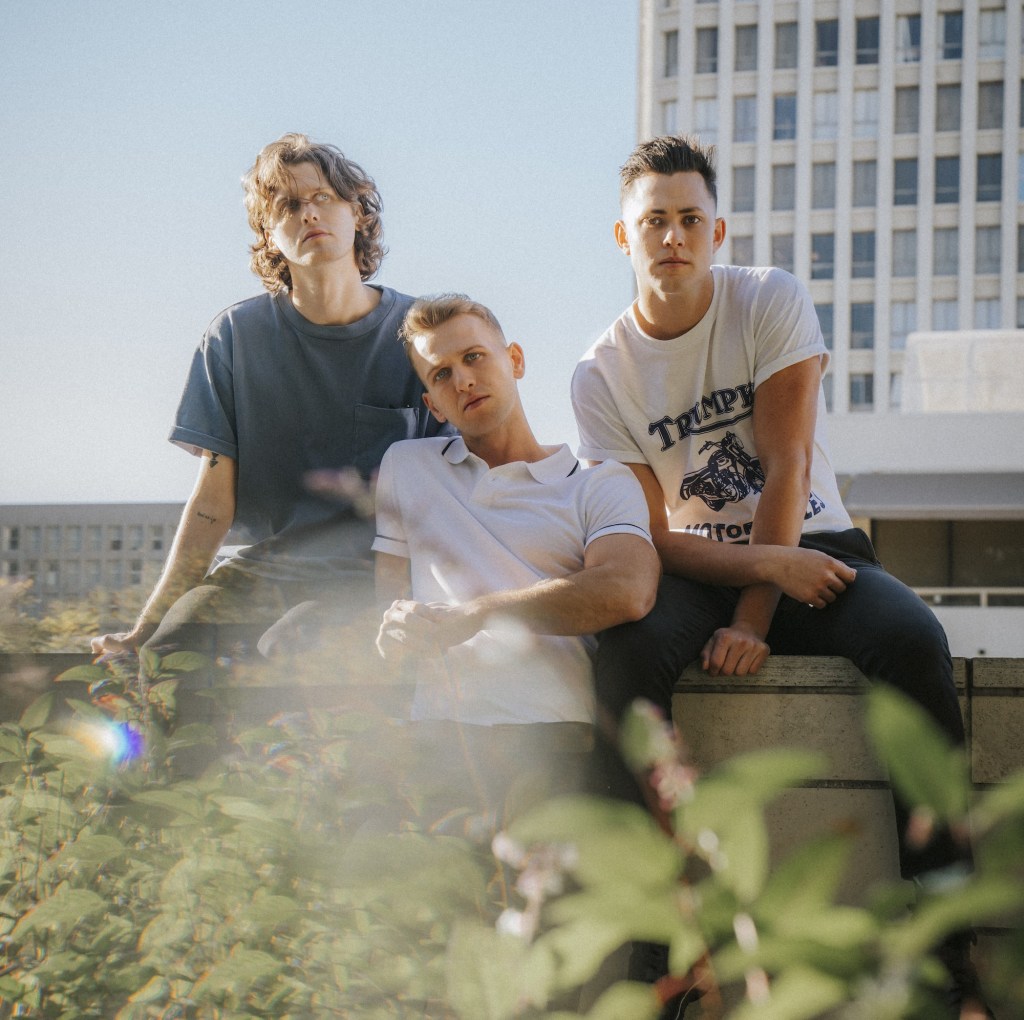 Have you heard Summerdrive’s newest song “Shimmer”?