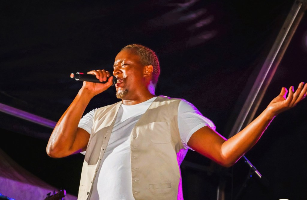 Listen to Ary Morais’ fifth album, Cruzando&nbsp;Fronteiras