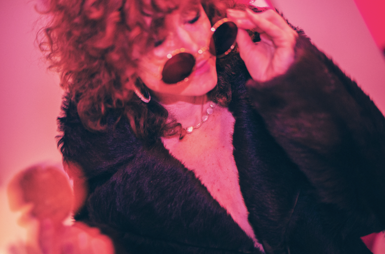 New video finds Kiesza “Dancing and Crying”: watch