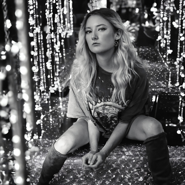 Listen to “Womanifesting” by&nbsp;Phia