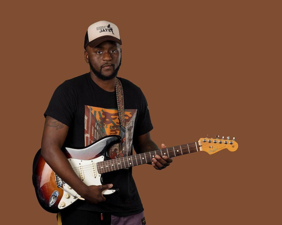 Eric Jaye presents new single, “Carryin’ On”