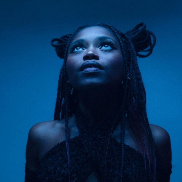 See Angelikah Fahray in her “If I would Die”&nbsp;video