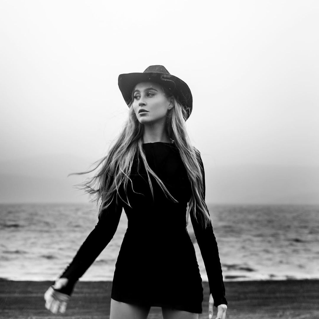 Listen to “Out of Here” by singer-songwriter Anna Richter
