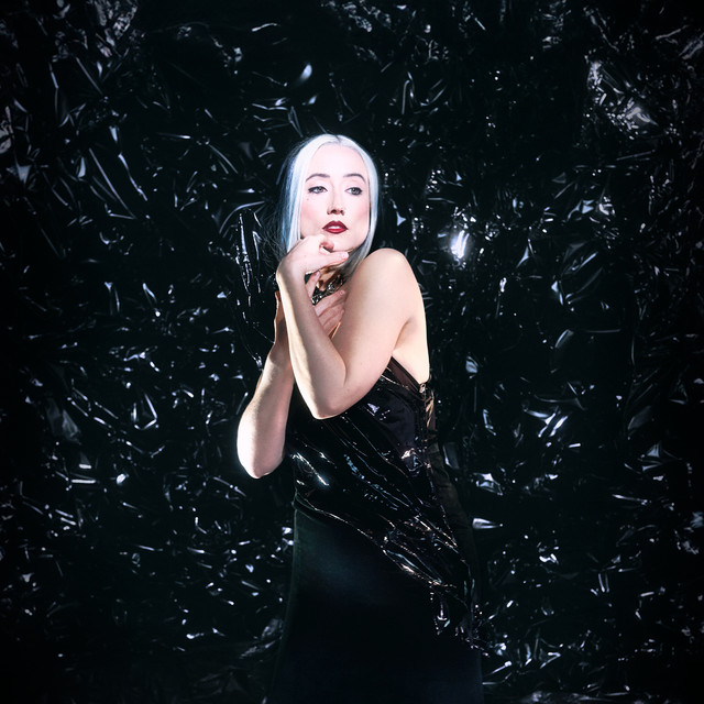 HAYLA presents new music video for “Freefall”